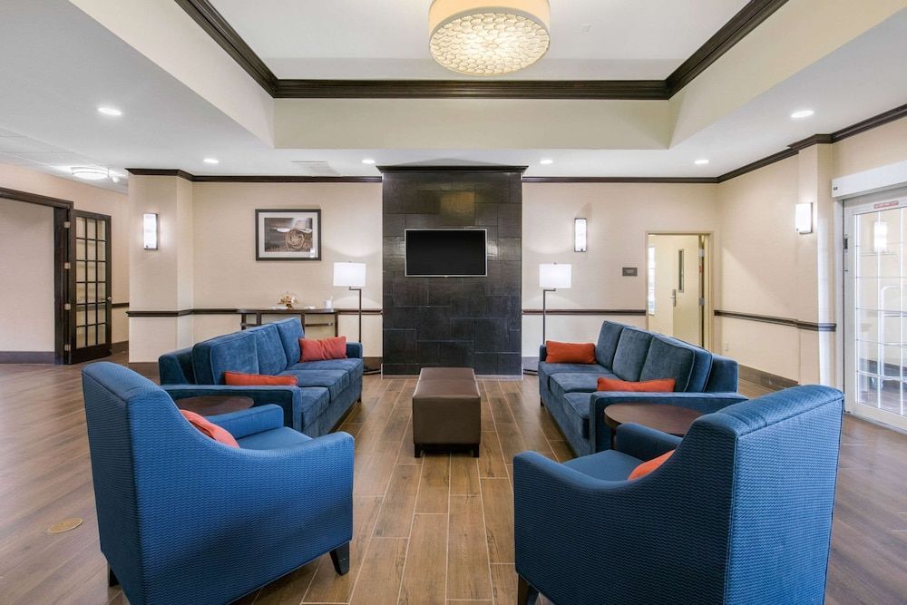 Comfort Inn & Suites Cedar Hill Duncanville 2