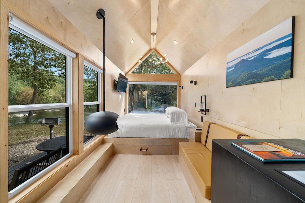 Asheville River Cabins, WorldHotels Backdrop 1