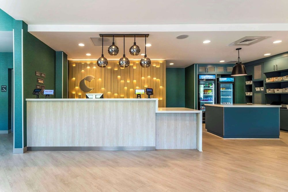 Comfort Suites Gatlinburg Downtown-Convention Center 2