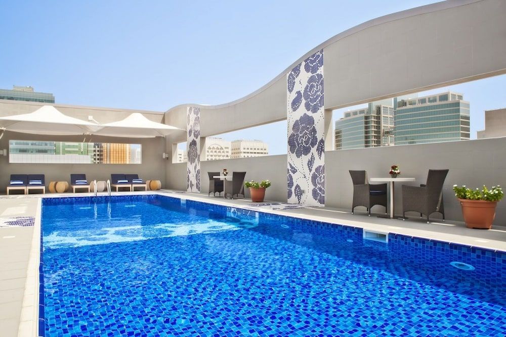 Oaks Liwa Executive Suites 1
