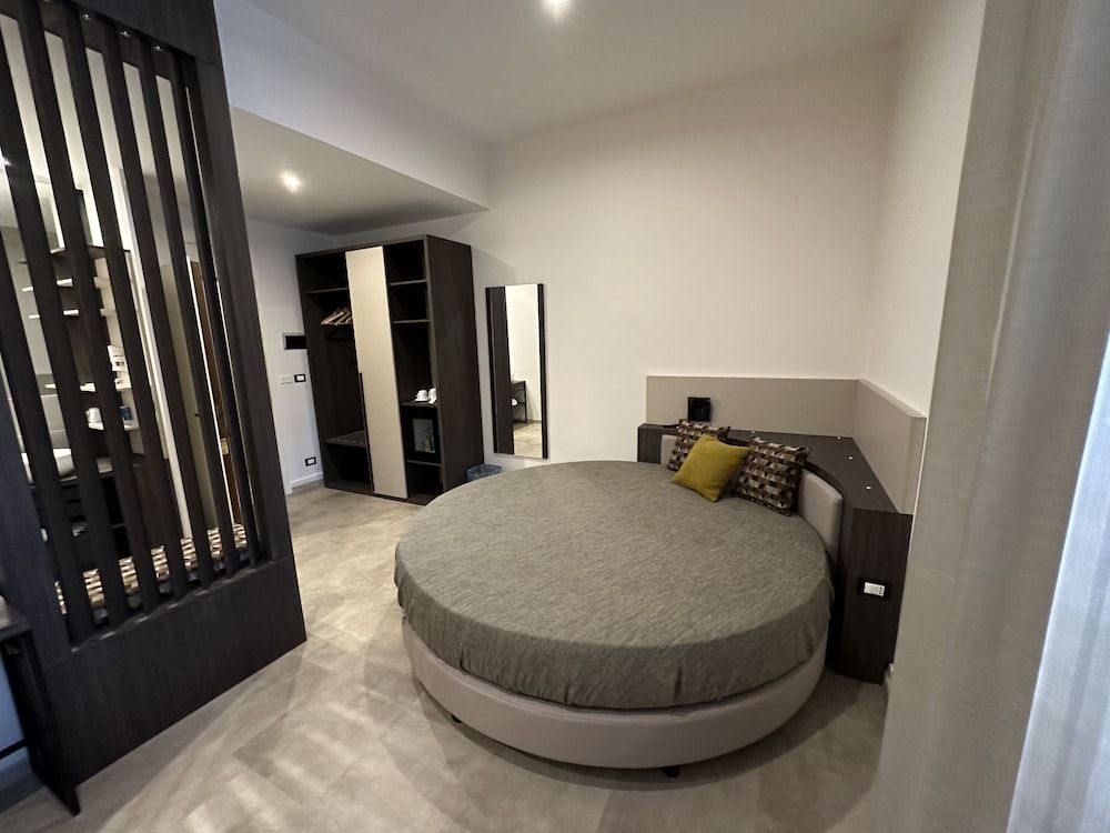 Hotel Tonic 1