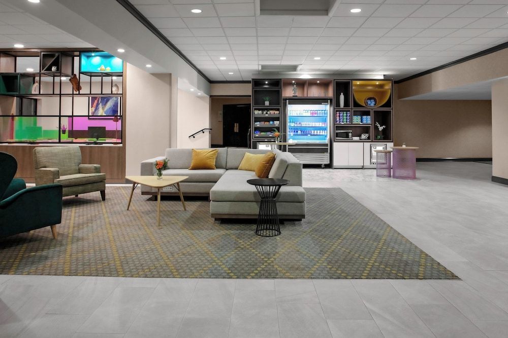 Holiday Inn & Suites BOSTON-PEABODY by IHG 1