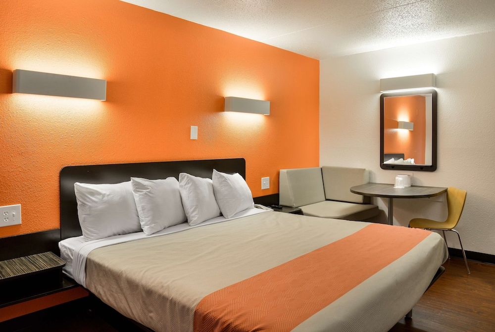 Motel 6-Toledo, OH 1