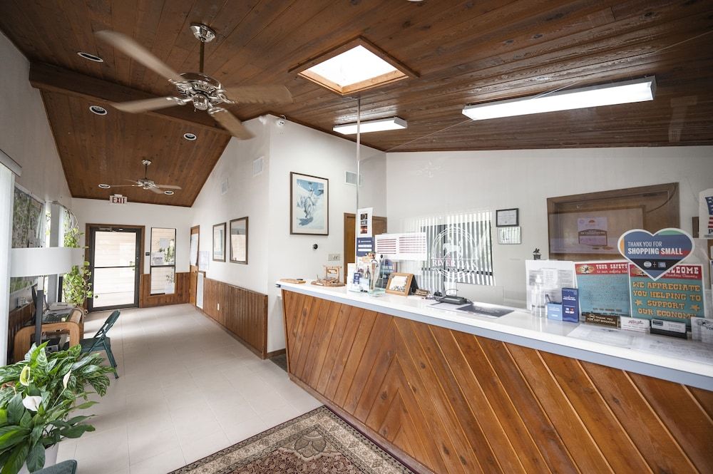 RIVER OAK INN 2