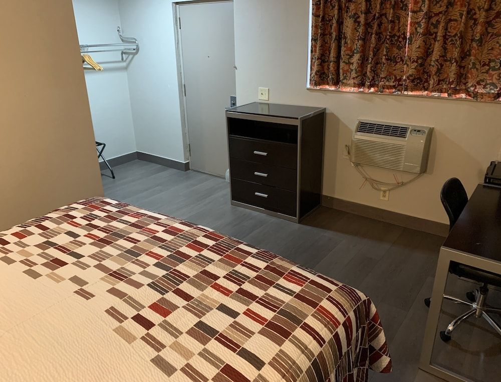 Red Roof Inn Copiague 2