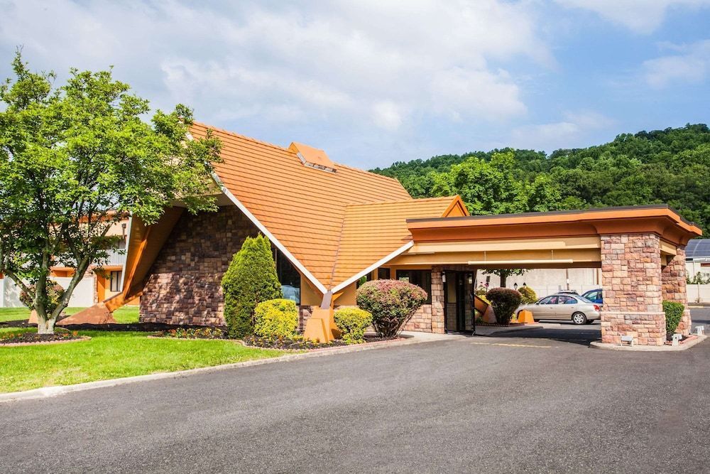 Howard Johnson by Wyndham North Plainfield 1