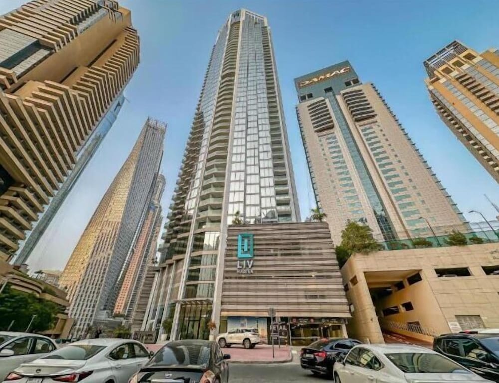 Luxury 1BR LIV Marina Modern Marina View 1