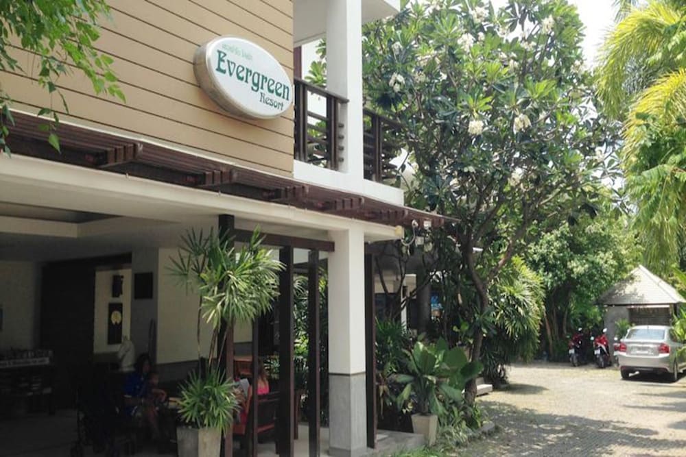 Evergreen Resort 2