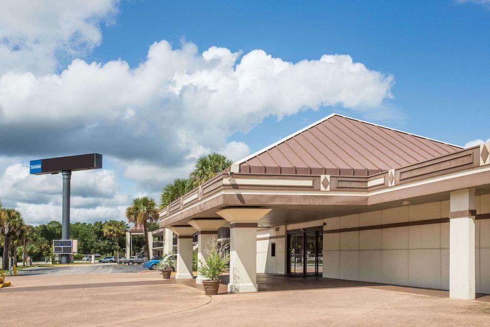Travelodge by Wyndham Deltona 1