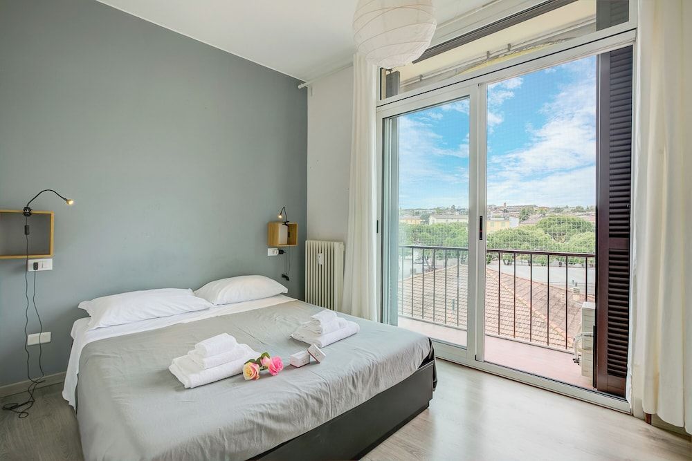 Appartamento di Tommaso Central Desenzano with AC sleeps 4 - Happy Rentals 1