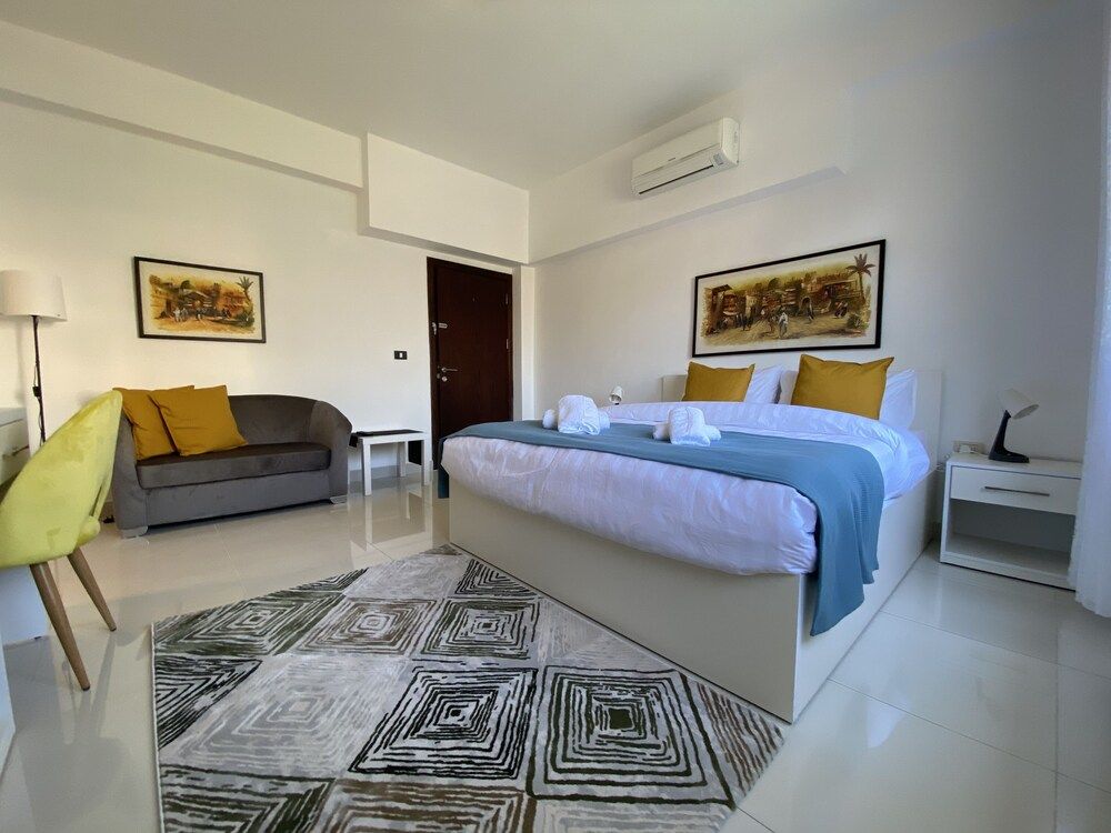Lemon Tree Residence 1