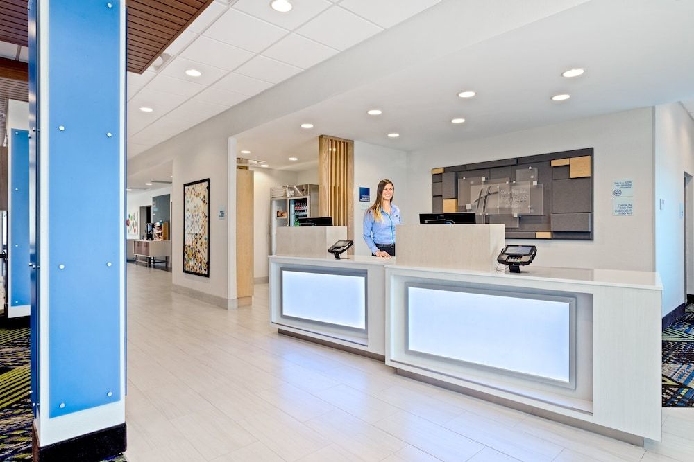 Holiday Inn Express & Suites NICEVILLE - EGLIN AREA by IHG 2
