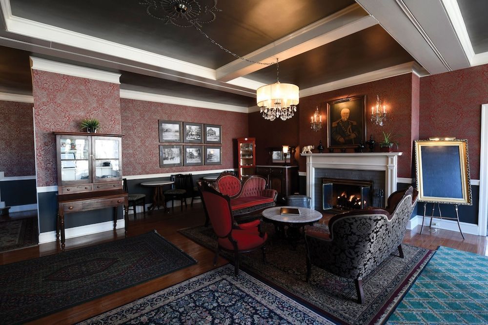 Lititz Springs Inn 1