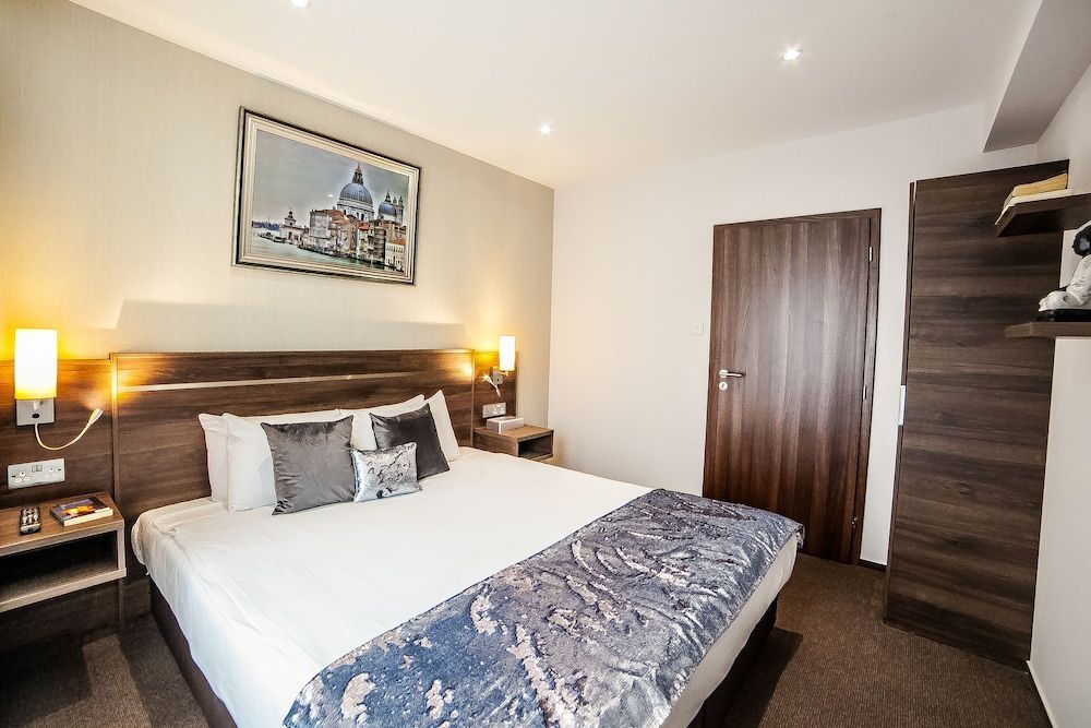 Hampton Suites Serviced Apartments 2