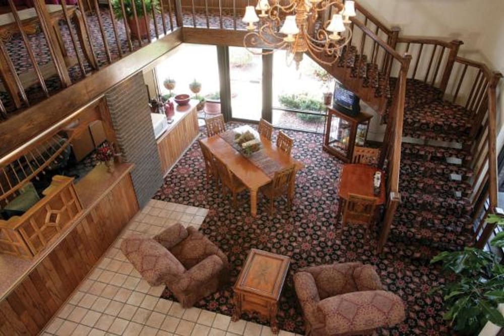 The Foothills Inn 2