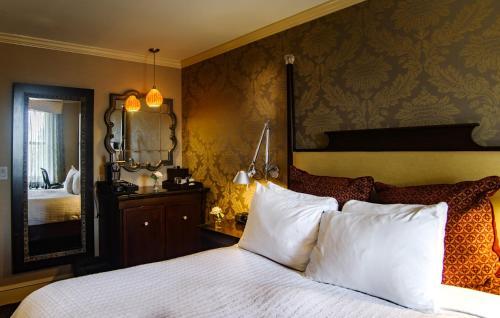 Chestnut Hill Hotel 2