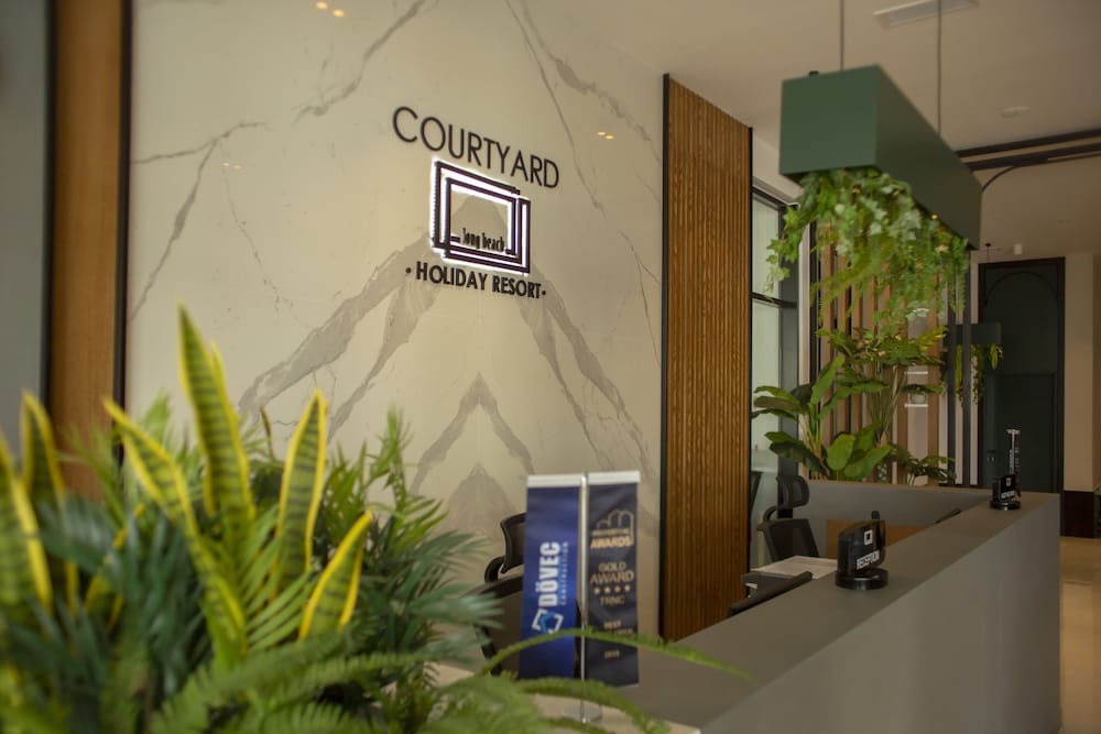 Courtyard Long Beach Holiday Resort 2