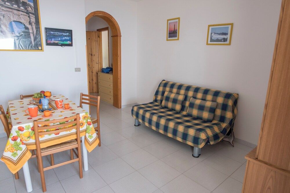 Holiday Home in Sciacca Mare Tennis Soccer Field, Barbecue, Wifi, Kitchenette 2