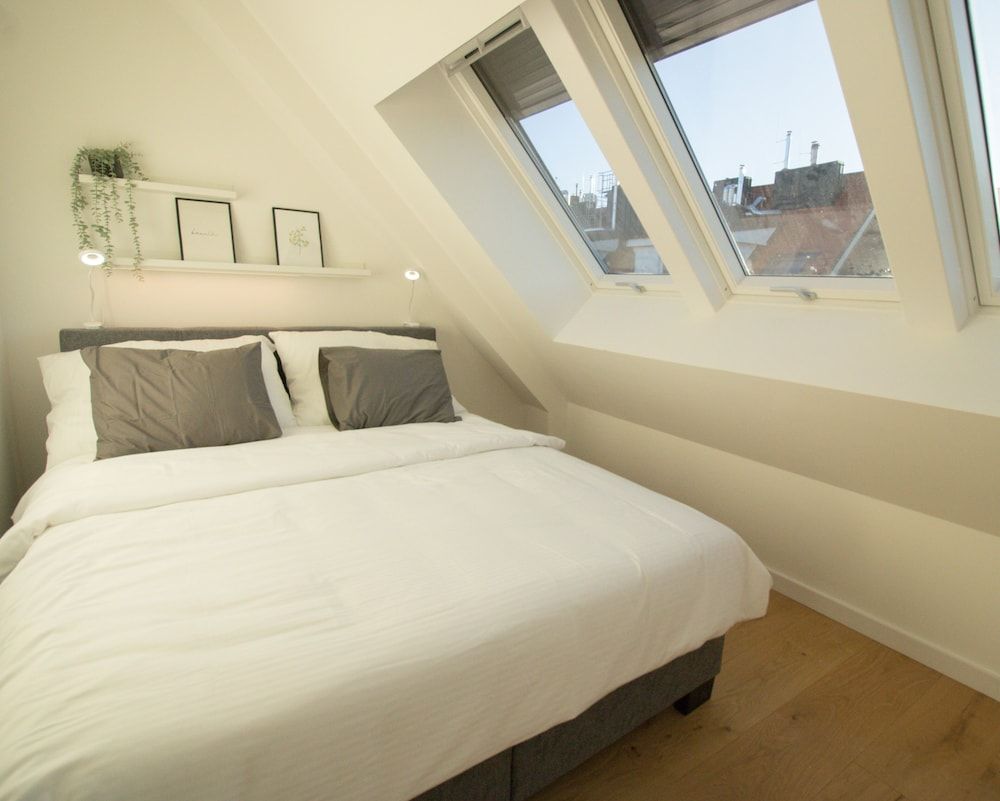 Stylish & Modern Apartment 1