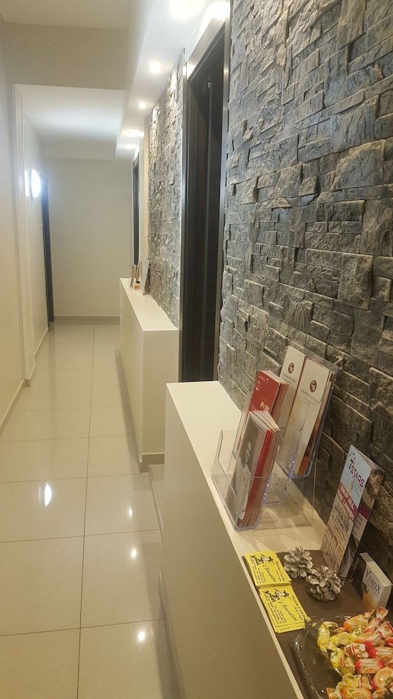 Candia Rooms 2