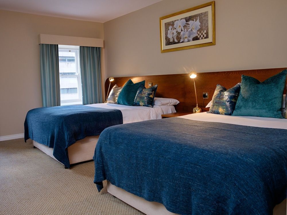 Charlemont Arms Hotel 2