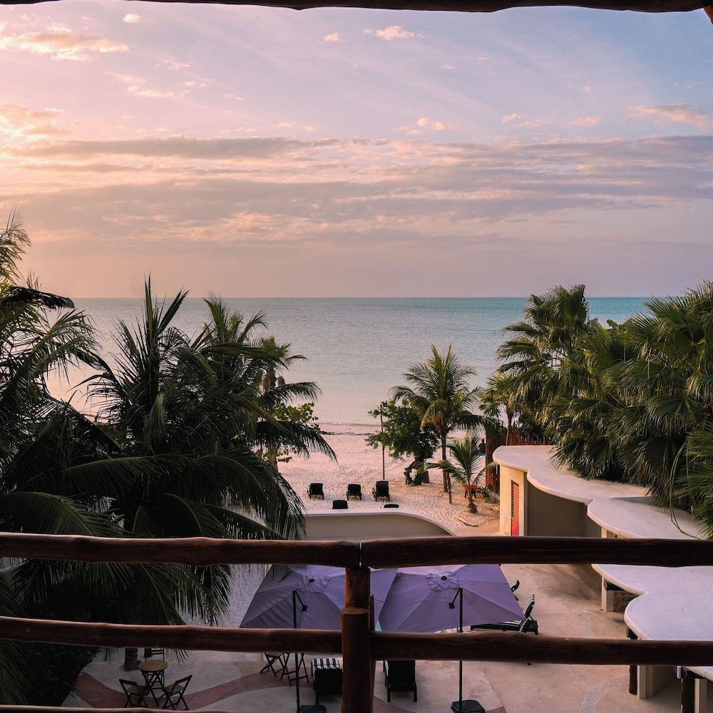 Beachfront Hotel Boutique DK 1