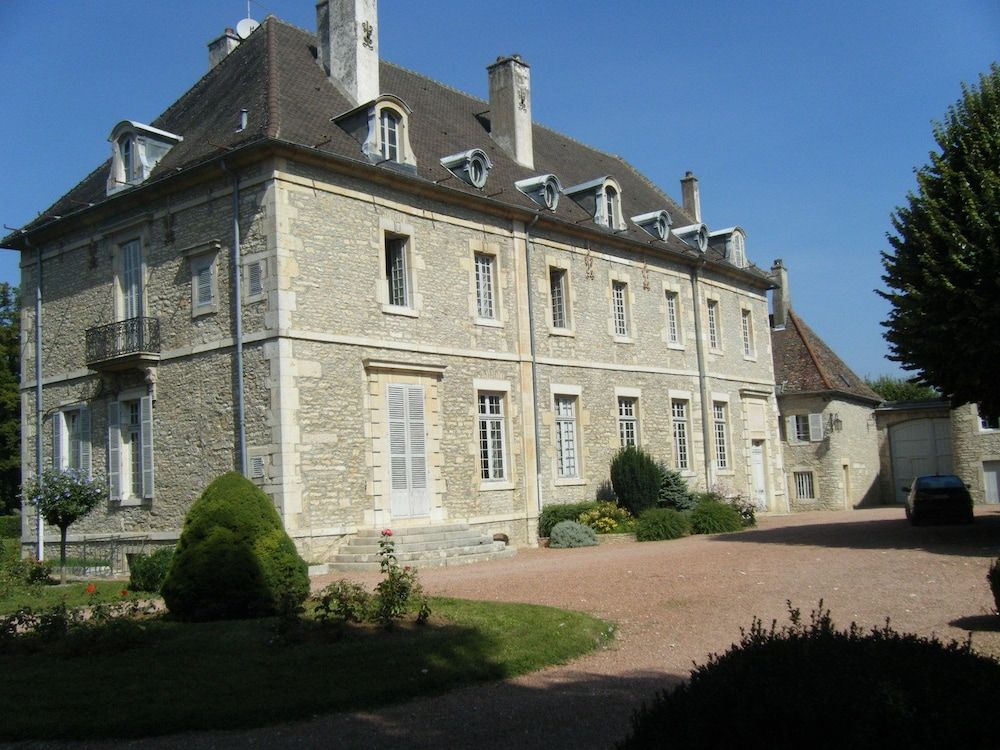 Château De Serrigny 1