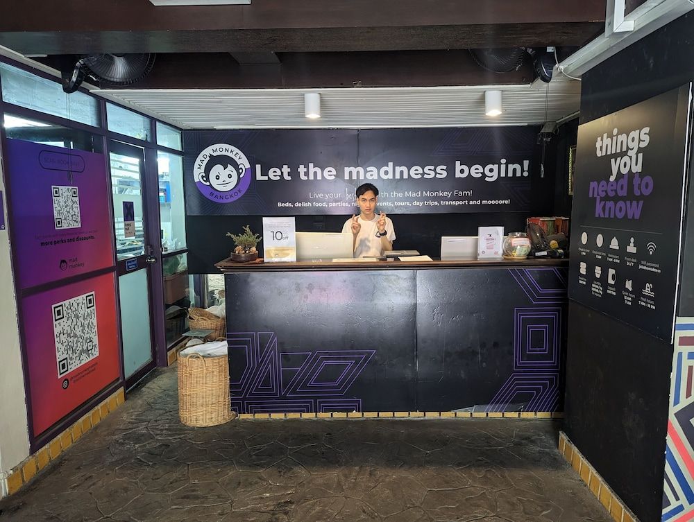 Mad Monkey Bangkok 2