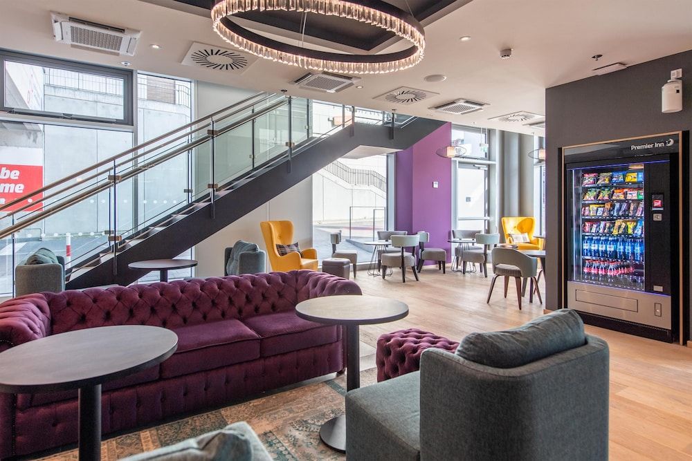 Premier Inn Stuttgart City Centre 2