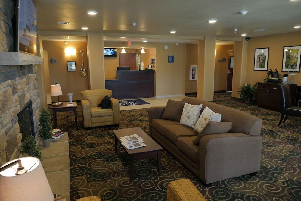 Cobblestone Inn & Suites-Winterset 2