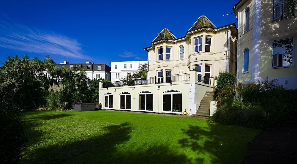Crofton House Hotel 1