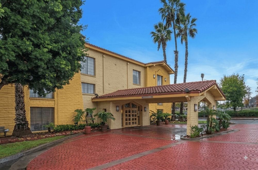 Days Inn by Wyndham San Diego Vista 1