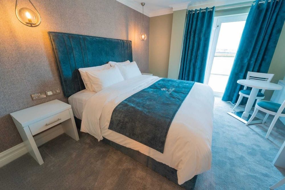 Tara Hotel 2