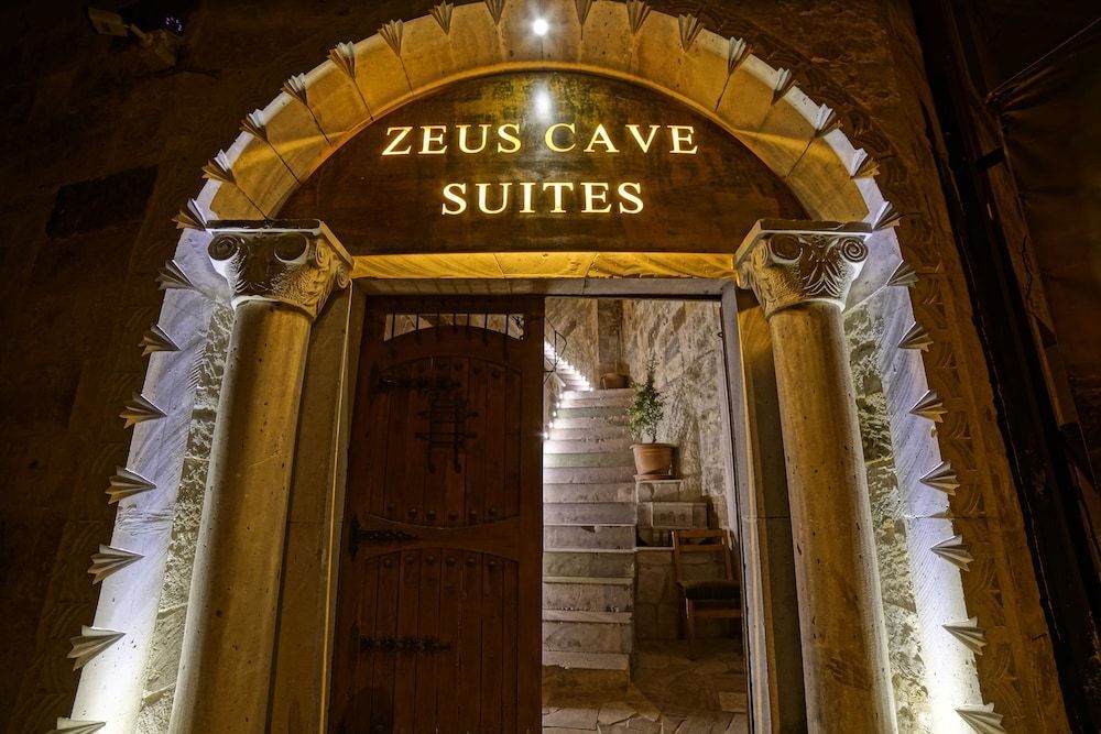 Zeus Cave Suites 2
