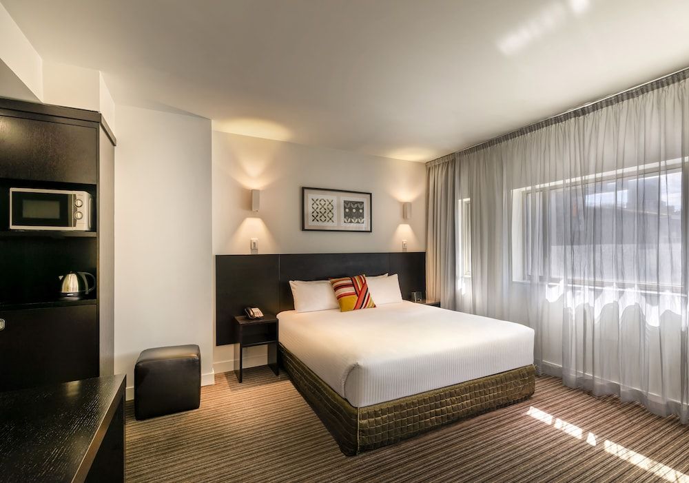 Causeway 353 Hotel 1
