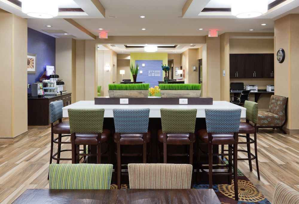 Holiday Inn Express & Suites FORT DODGE by IHG 2