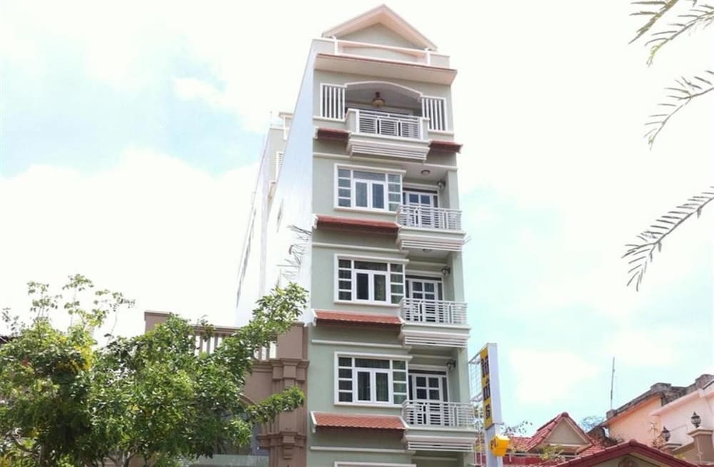 Green Centre Point Inn 1