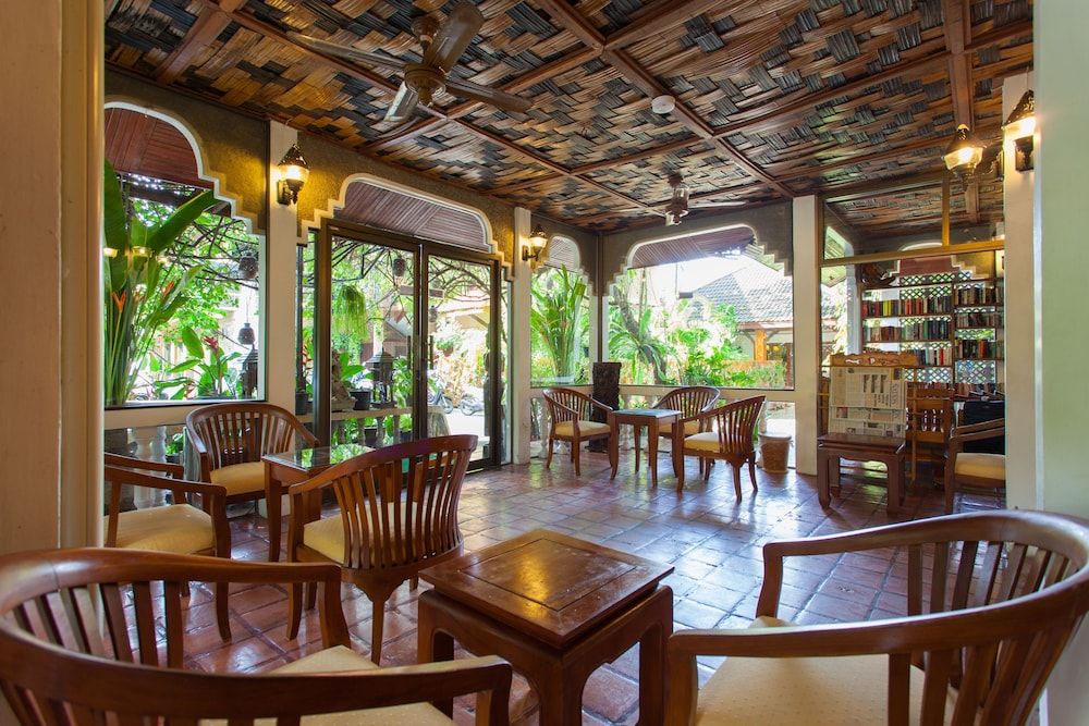 Tropica Bungalow Beach Hotel 1