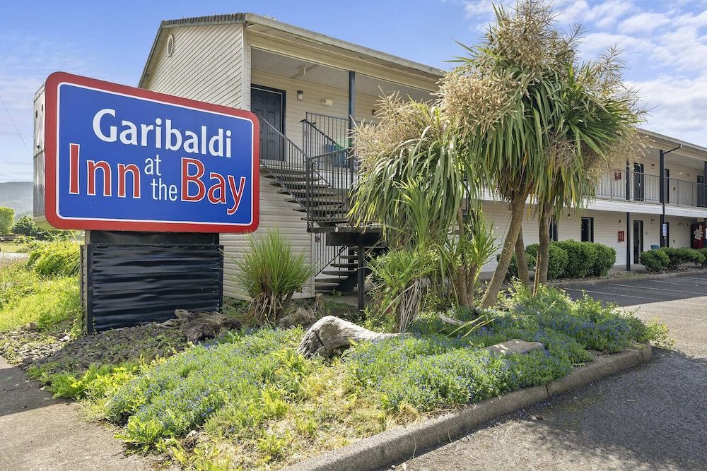 Garibaldi Inn at the Bay 1
