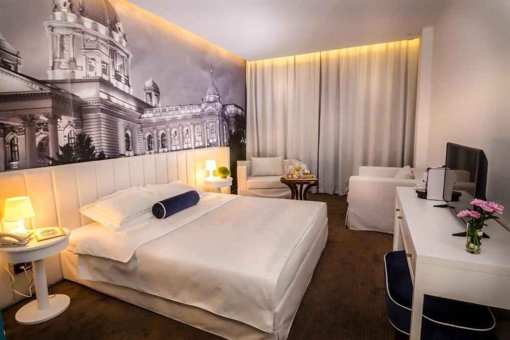 Hotel Passport 2