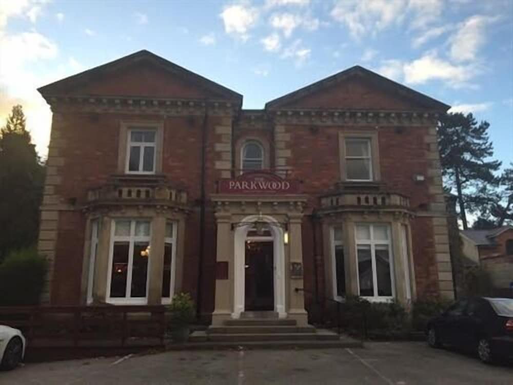 The Parkwood Hotel 1