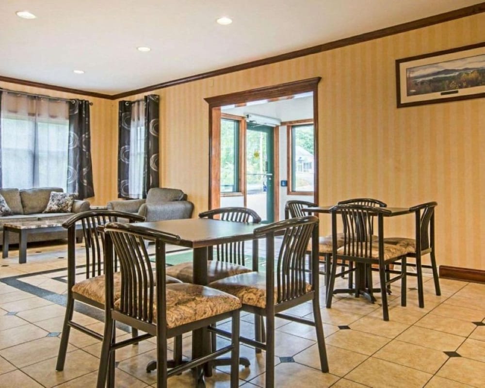 Hotel Glens Falls / Lake George 2