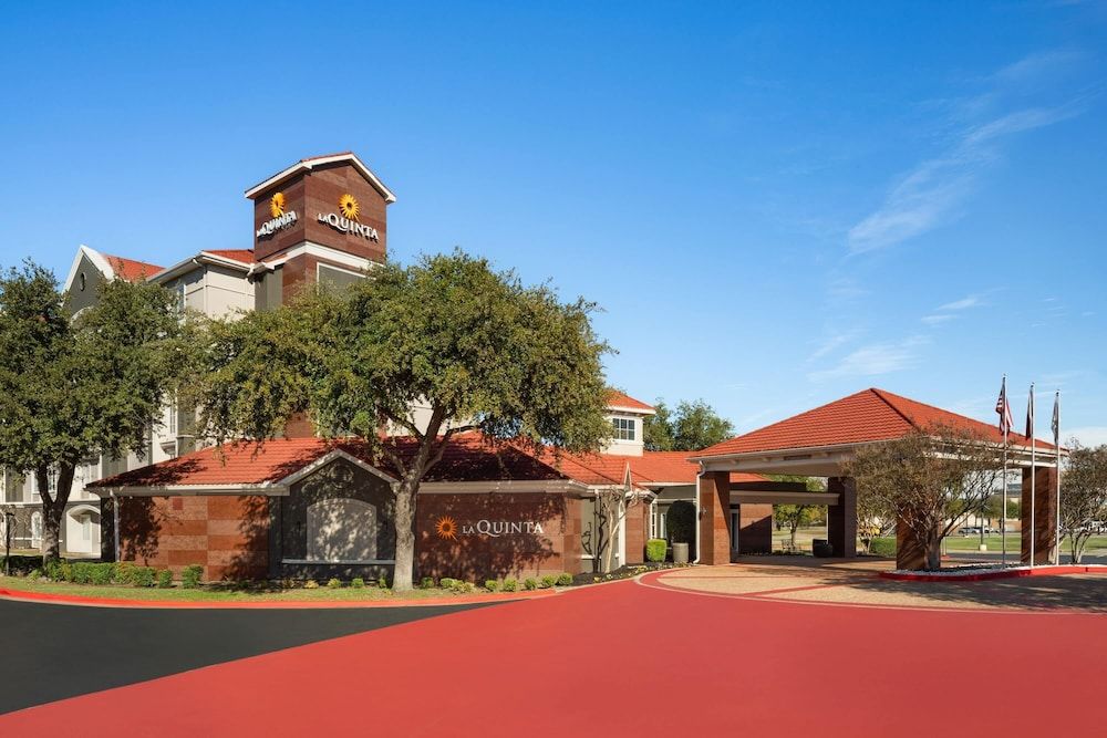 La Quinta by Wyndham Dallas Arlington South 1