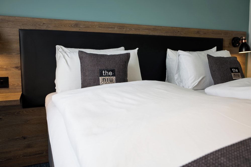 Holiday Inn - the niu, LOOM MANCHESTER NORTH by IHG 2