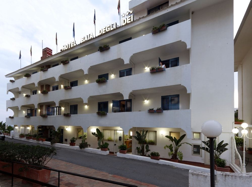Hotel Baia Degli Dei 1