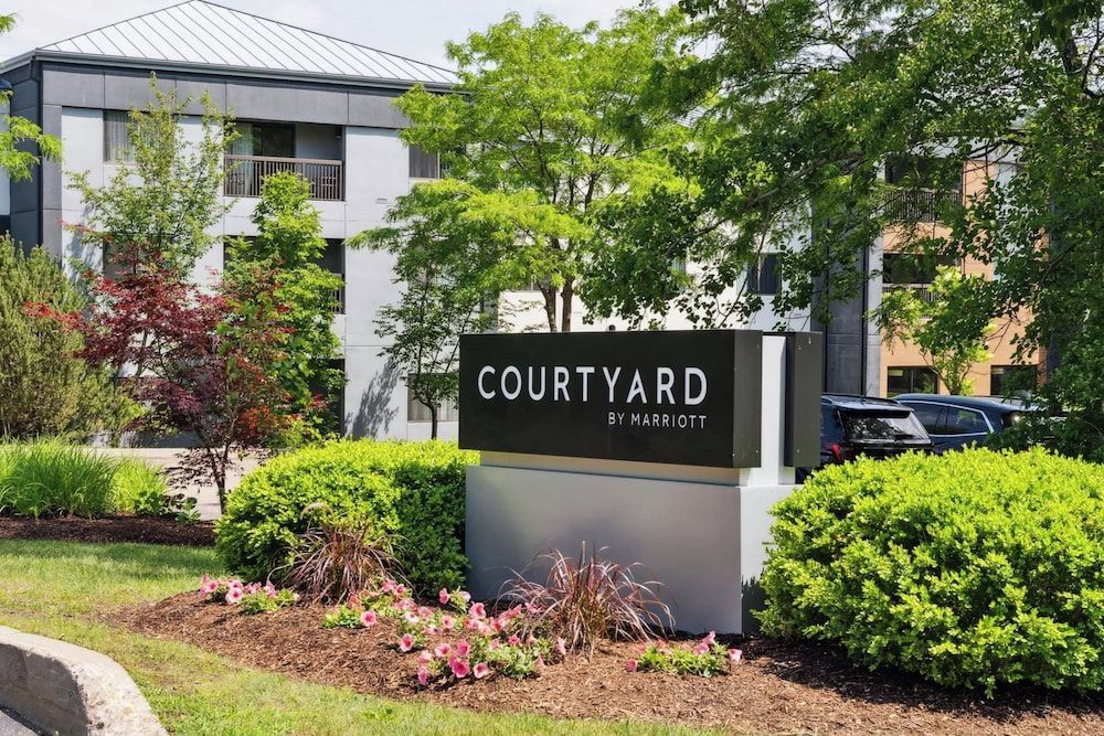 Courtyard Burlington Williston 1