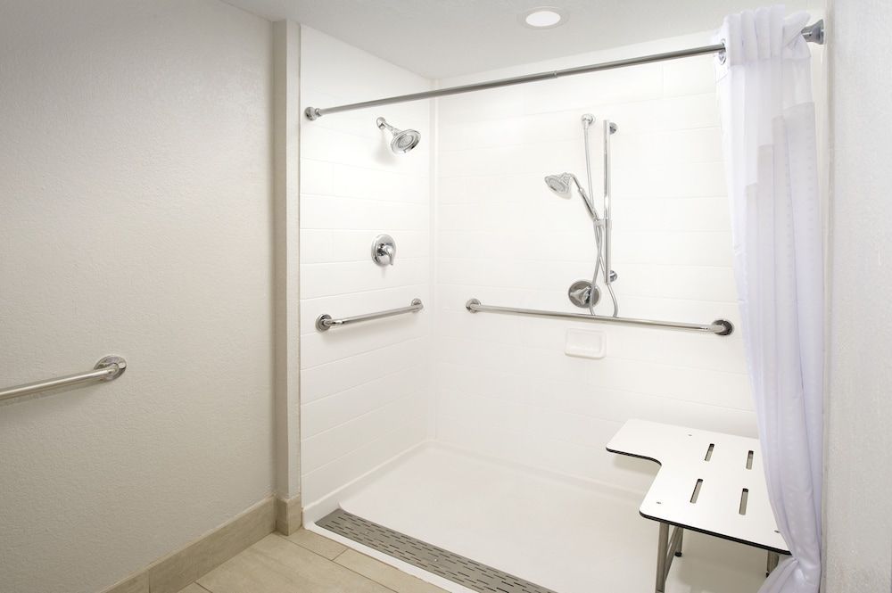 Holiday Inn Express & Suites SAN ANTONIO-DTWN MARKET AREA by IHG 2