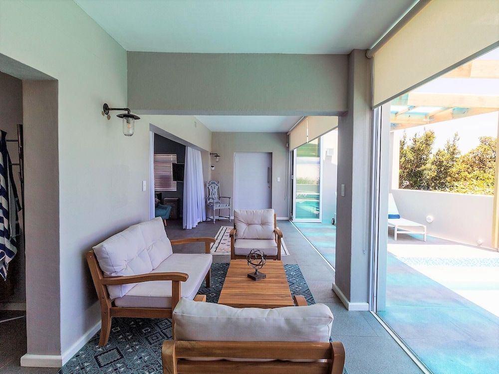 Die Badhuis, for Fabulous living! Sleeps 4, Private pool 2