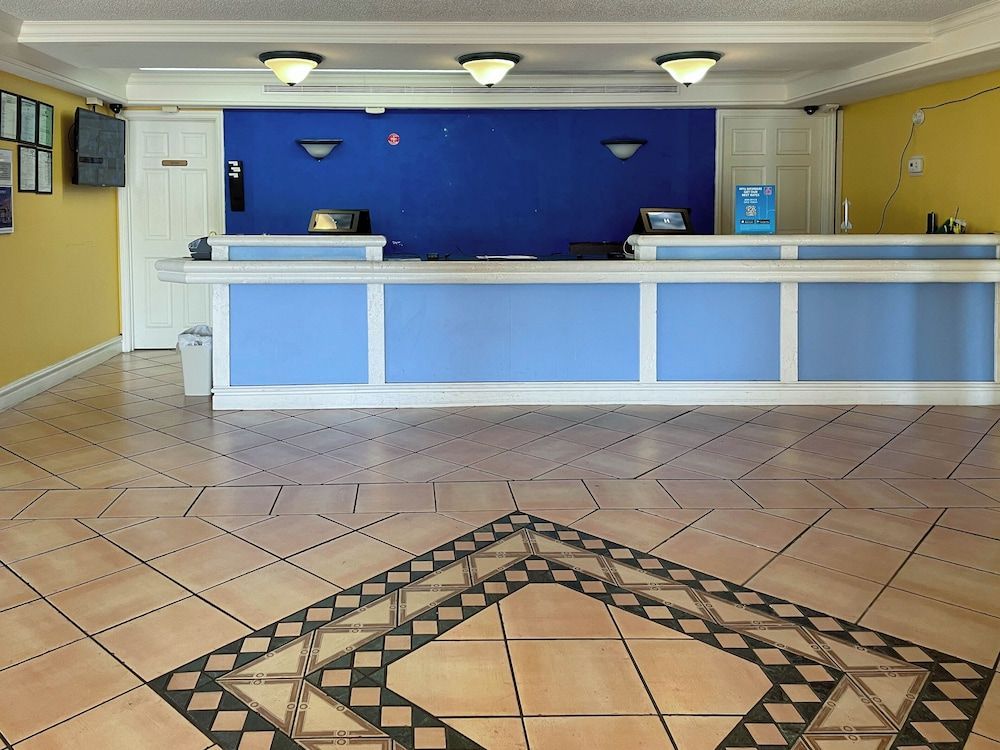 Motel 6 Huntsville AL University Dr. 2