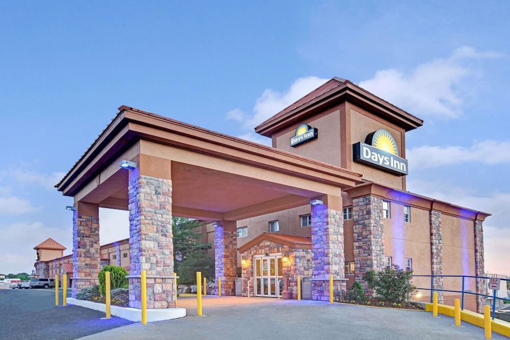 Days Inn by Wyndham Ridgefield NJ 1